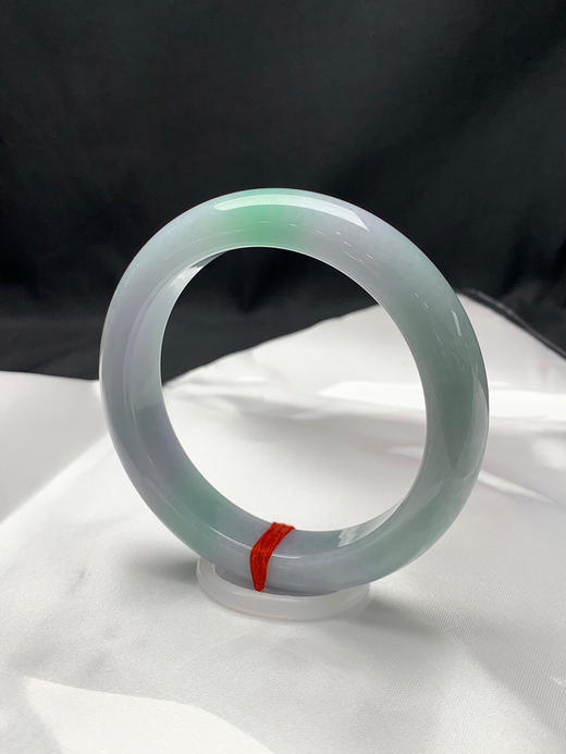 612868，57圈口，细糯化春彩正圈平安镯，细糯微化有水头，春带彩，底子细腻 商品图2