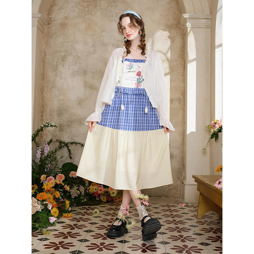 两三事 星河垂露 2025夏季新款格子拼接印花刺绣串珠吊带裙连衣裙 商品图3