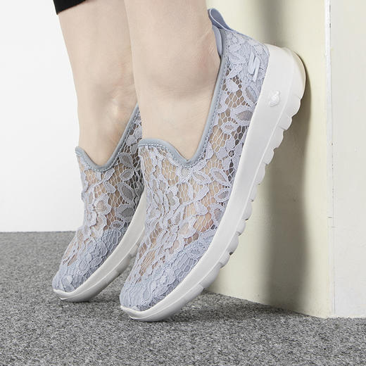 斯凯奇GO WALK JOY女士轻质一脚蹬健步鞋 蕾丝网布 透气很轻盈 商品图4