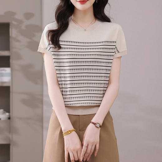 CC-103-98997夏季新款洋气条纹冰丝短袖t恤女士宽松显瘦遮肚子肉针织上衣T 商品图3