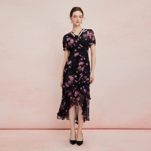 QF886斯尔丽25新款法式优雅度假风浪漫轻奢印花荷叶波浪边长款连衣裙 商品图3