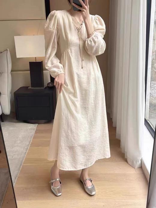 七夕福利-NO退-~83%天丝｛ 连衣裙系列 ｝24092杏色提花法式气质优雅V领复古系带收腰仙气连衣裙女-喜出 商品图2