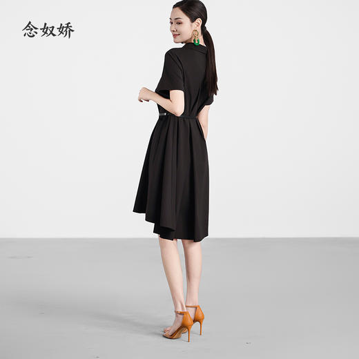 【商场同款】CND5584 “ 衬衫式小黑裙” 显瘦版型舒适干爽 ，面料轻盈有质感连衣裙 商品图7