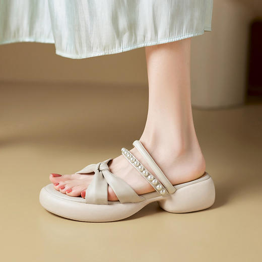 【预售5天】夏新款羊皮露趾厚底拖鞋串珠配裙子中跟时尚两穿凉鞋女MLJ&991 商品图1