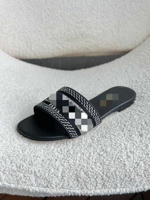 57-6 雕钻面款拖鞋 商品图6