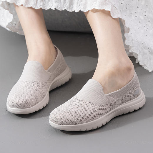 斯凯奇女款自然色一脚蹬通勤休闲鞋 商品图3