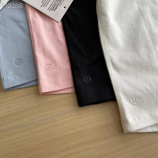 外贸原单正品2025新款Luluemon_Relaxed-Fit学院风T短袖。马卡龙4色独家首发！

颜色:米白  粉色  雾霾蓝   黑色
尺码 1码  2码  3码
原价💰68美金 商品图3