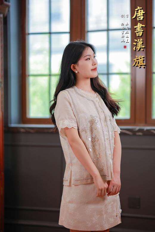 【波西米亚】米白色珠绣盘扣短袖上衣+短裙套装：新中式精致优雅范 商品图1