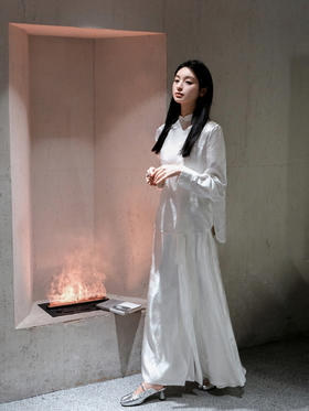 盛唐牡丹| 珍珠白小凤凰纹冠乐绉半裙