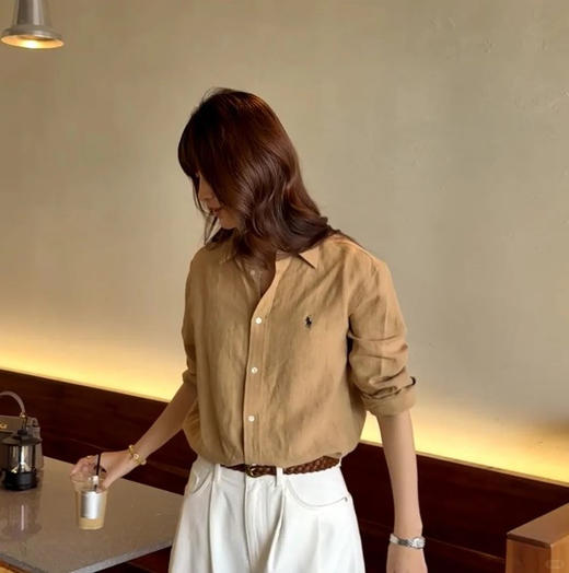 宽松版亚麻衬衫 清爽利落高级中性风 极简H型版型 小落肩袖设计 超细全亚麻面料 后片工字褶裥方便活动 弧形下摆前短后长好搭配 商品图13