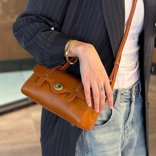 【预售3天】2025新款潮复古手提公文包小方包百搭单肩包斜挎包9256-D 商品图1