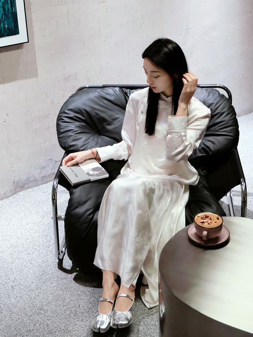 盛唐牡丹| 珍珠白小凤凰纹冠乐绉半裙 商品图1