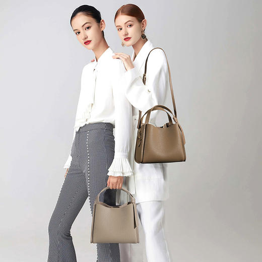【预售3天】女士百搭时尚大容量手提包新款高级感菜篮子斜挎水桶包DD9605 商品图5