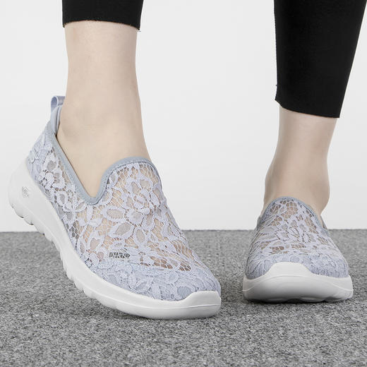 斯凯奇GO WALK JOY女士轻质一脚蹬健步鞋 蕾丝网布 透气很轻盈 商品图1
