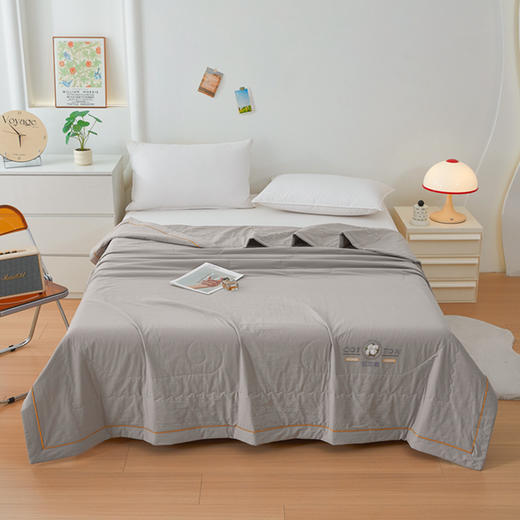 【产地直发】【 新疆棉花夏凉被】100%棉     针刺工艺轻柔机洗 不结团！精美手工包边 不空边！绗缝定位工艺 不跑棉！透气性≈化纤面料的10倍 商品图6