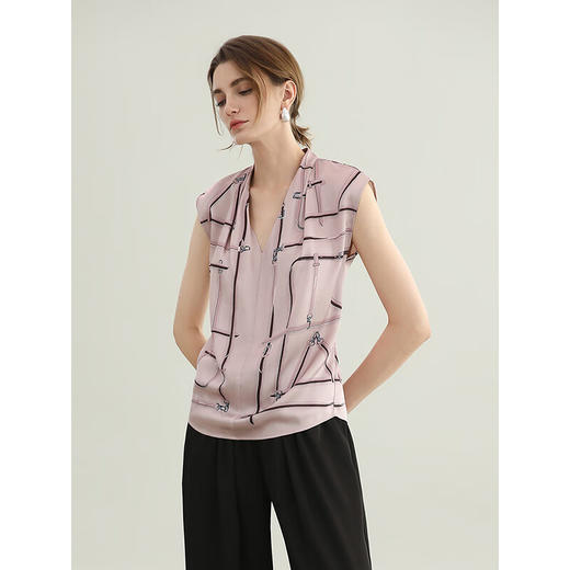 COCOBELLA樱花粉定位印花缎面无袖衬衫女V领捏褶上衣SR3102-3 商品图3