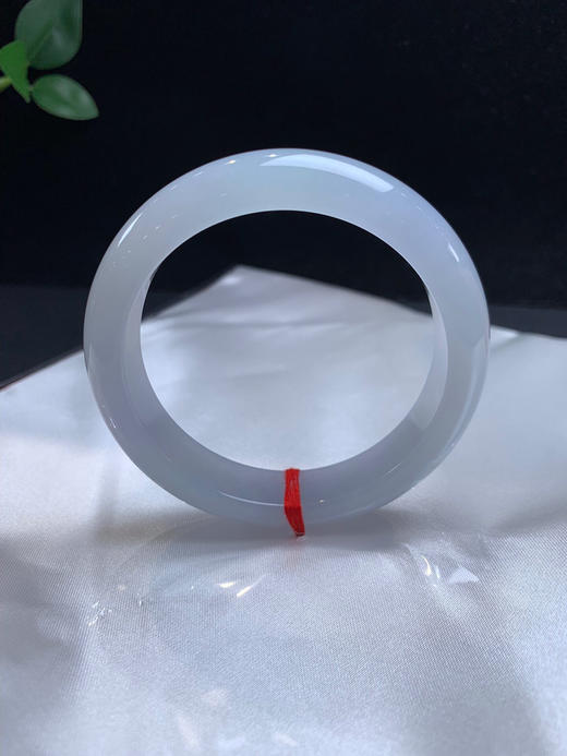 612866，54.6糯冰淡紫底手镯，满圈底妆均匀细腻，润润的 商品图3