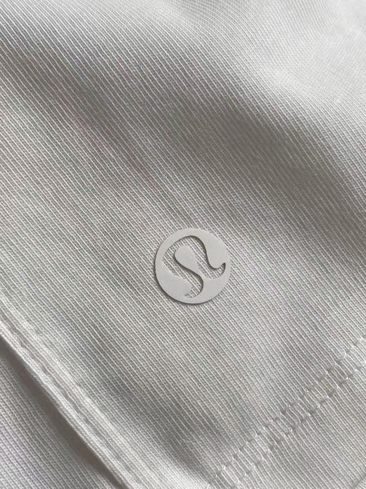 外贸原单正品2025新款Luluemon_Relaxed-Fit学院风T短袖。马卡龙4色独家首发！

颜色:米白  粉色  雾霾蓝   黑色
尺码 1码  2码  3码
原价💰68美金 商品图9