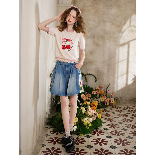 两三事 樱桃琼浆 2025夏季新款甜美蕾丝下摆拼接樱桃短袖针织衫女 商品图1