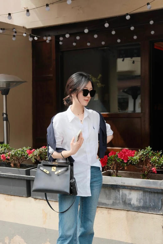 宽松版亚麻衬衫 清爽利落高级中性风 极简H型版型 小落肩袖设计 超细全亚麻面料 后片工字褶裥方便活动 弧形下摆前短后长好搭配 商品图9