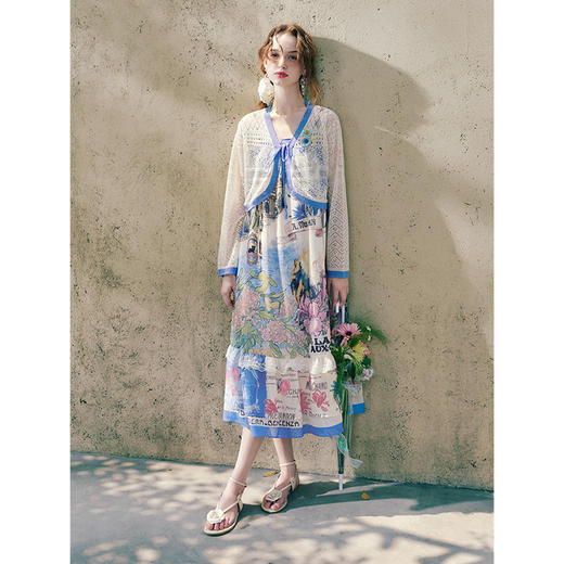 两三事 不凋花境 2025夏季新款度假风印花串珠吊带裙长款连衣裙 商品图2