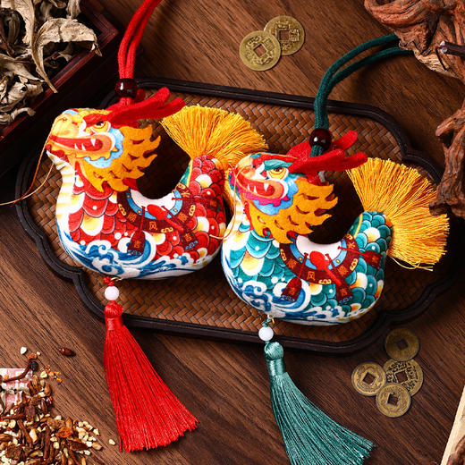 心选丨【礼盒装】9.9起包邮端午节装饰精品香囊挂件成品驱蚊龙舟香包汽车随身挂饰活动礼品礼盒 商品图0