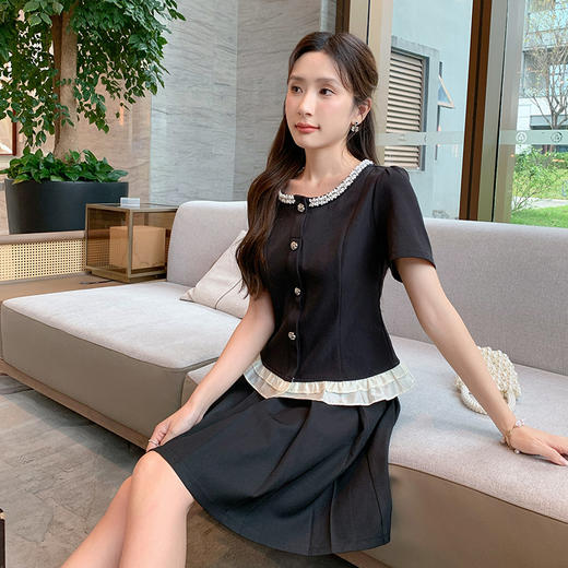 奢姿大码女装2025夏季气质木耳边拼接百褶两件套胖妹妹时尚套装9952990476 商品图2