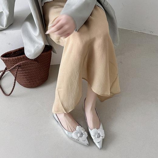 【预售5天】魅紫！淑女甜美新品丝绸羊皮真皮花朵浅口单鞋FDME&FD9117-1 商品图2