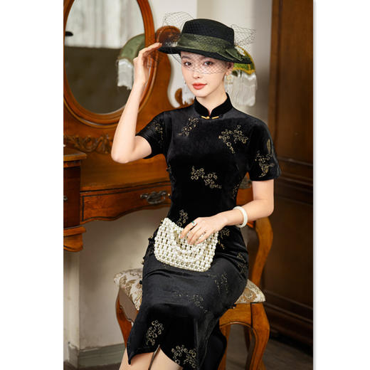 GX丝绒绣花长款连袖旗袍2025春新款复古国风修身遮肉旗袍 商品图2