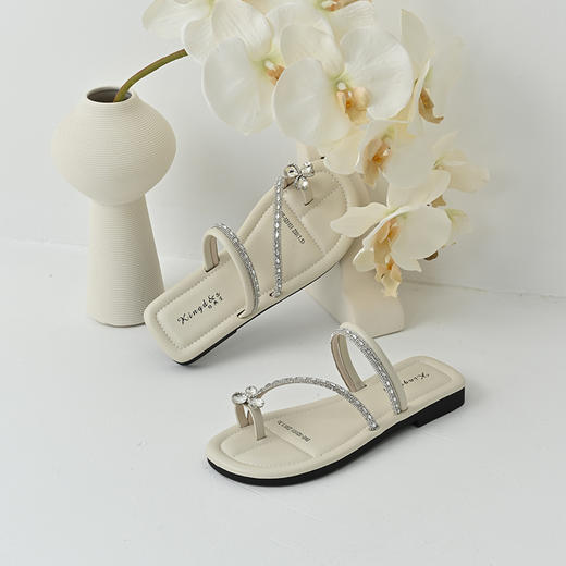 经典鲨2025年夏季新款简约气质平底舒适两穿水钻凉鞋拖鞋女KW65-529101 商品图1