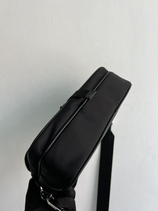 普拉达新款邮差包 2VH133B（CB） 商品图4