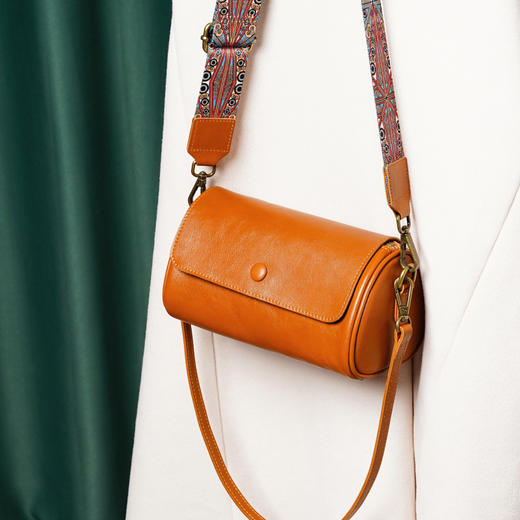 【预售3天】2025新款百搭休闲圆筒包斜挎包高级感单肩女包9240-D 商品图4