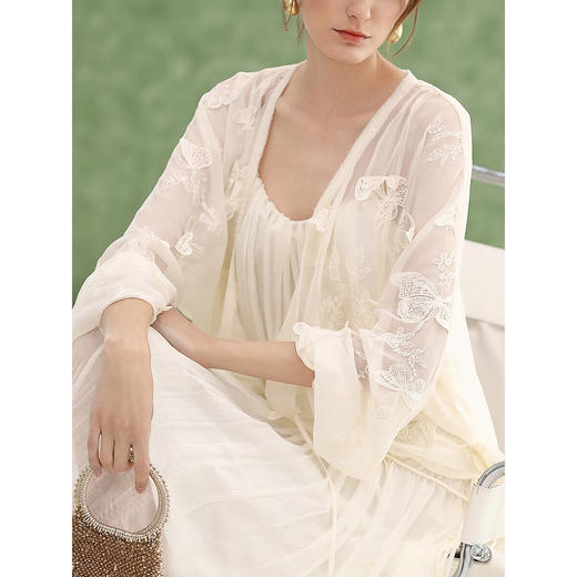 COCOBELLA立体蝴蝶贴布绣雪纺衫女夏轻盈灵动气质开衫LC3202 商品图2