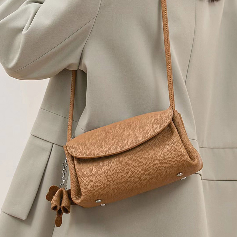 【预售3天】多功能手机包休闲收纳包新款小众云朵包单肩斜挎包7117-D