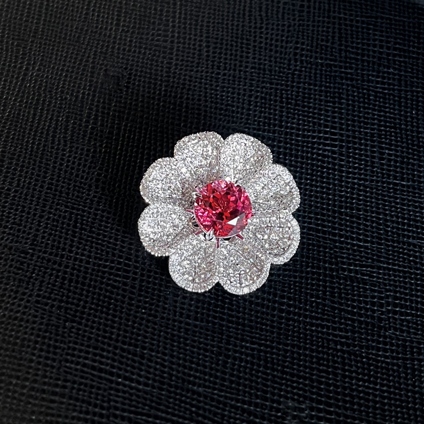 ONLY系列 18K镶钻石和碧玺胸针