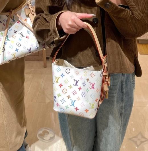 驴家25新款 村上隆联名 all in bb白三彩老花水桶包！官方2W 加价都一包难求！！ 商品图0