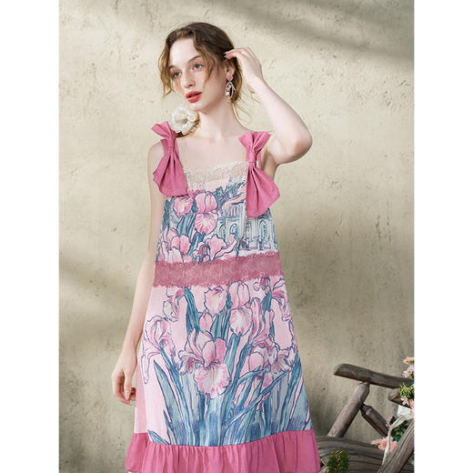 两三事 蝶舞霓裳 2025夏季新款复古蕾丝拼接立体蝴蝶结印花连衣裙 商品图3