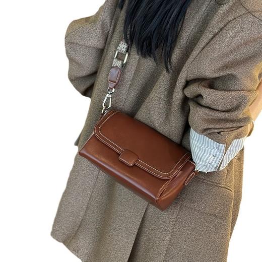 【预售3天】2025新款纯色百搭法式流行小众设计包腋下单肩包高级感包8202-D 商品图5