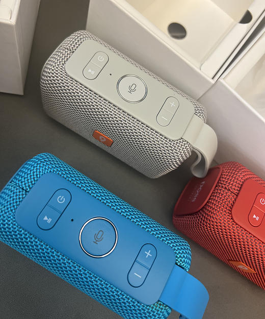 特价68元！6级防水~！音质不错！便携小巧时尚蓝牙音响 商品图8