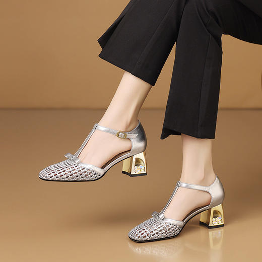TZW-浅口镂空一字带高级感粗跟气质单鞋女 商品图0
