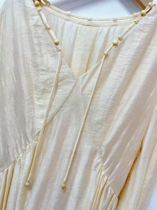 七夕福利-NO退-~83%天丝｛ 连衣裙系列 ｝24092杏色提花法式气质优雅V领复古系带收腰仙气连衣裙女-喜出 商品图7