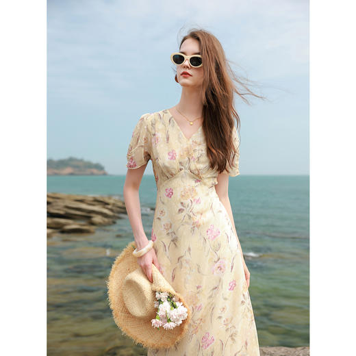 三彩2025夏季新款法式碎花裙剪花V领收腰A字裙泡泡袖长裙浪漫M 商品图2