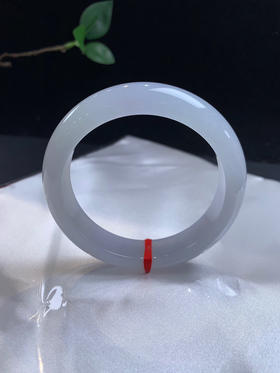 612866，54.6糯冰淡紫底手镯，满圈底妆均匀细腻，润润的