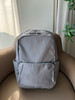 原单正品 lulu everywhere backpack 双肩背包，六个色
尺寸:29cm x 15cm X 43cm
容量：22L
原价680 商品缩略图11
