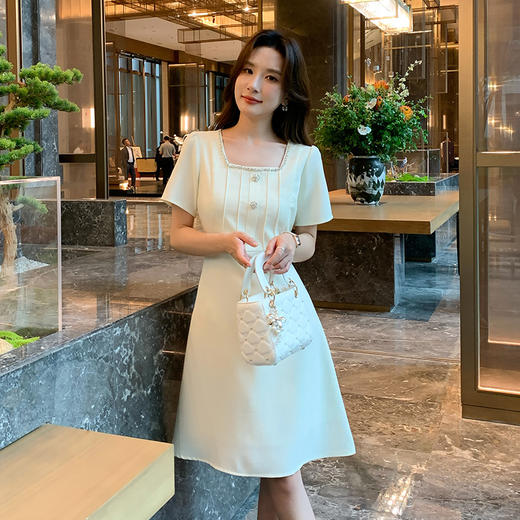 奢姿大码女装2025夏季气质方领连衣裙胖妹妹时尚优雅小香风裙子9952821370 商品图4