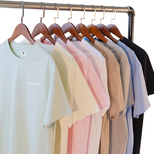 IGUANA 凉感系列 索罗娜 Sorona棉质凉感字母LOGO 凉感抑菌 吸湿排汗 速干透气 纯色多色可选 情侣款 男女同款夏季宽松正肩版型 亲肤透气百搭短袖T恤IGA18230 商品图3