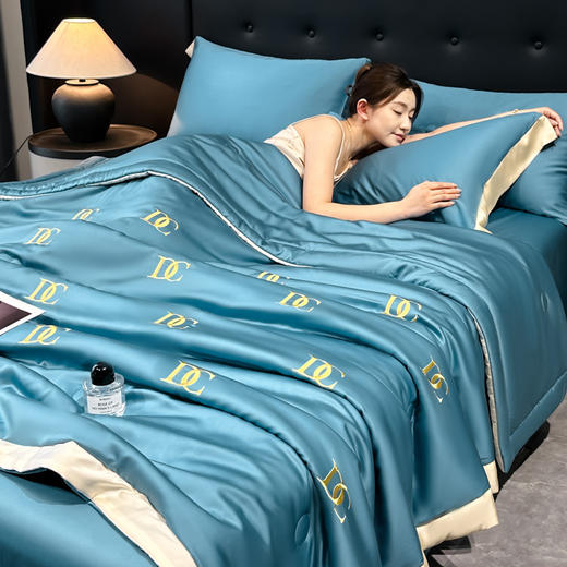 【科技&冷感❗️超亲肤的冰丝夏被】整张羽丝棉填充，细腻亲柔，软软诺诺超舒服！新款宿舍空调被家用夏凉被凉感三四件套 商品图7