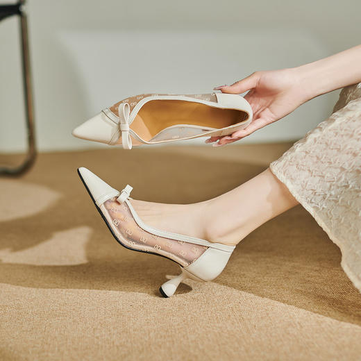 【预售5天】复古尖头蝴蝶结细高跟浅口单鞋女春夏新款镂空透气简约百搭RS&7031 商品图2