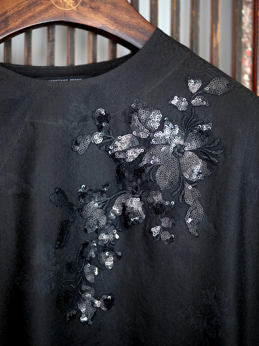 盛唐牡丹| 法式串珠真丝香云纱上衣 商品图1