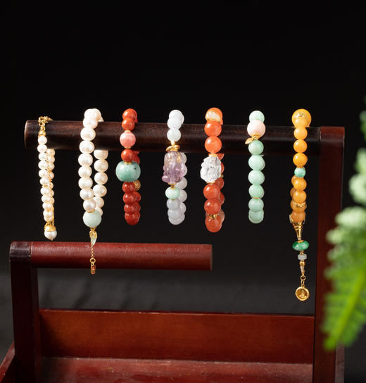 自留&赠人【珠宝  手串&项链】开证书，蓝水翡翠产地：危地马拉 蜜蜡：俄料 碧玉：巴基斯坦❤️南红、胶花喜庆、吉祥，💛蜜蜡聚财纳福，珍珠纯洁高雅。💚翡翠、碧玉富贵长寿。【定制款 非产品问题不退换】 商品图8